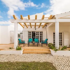 new-dawns-guesthouse-by-algarve-golden-properties.hotelaalgarve.com/